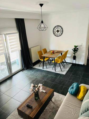 Drama Apartment | 90 m² Apartment ∙ 2 bedrooms ∙ 4 guests