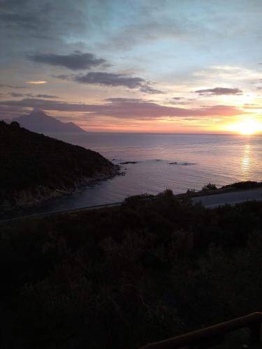 Sithonia House | 90 m² House ∙ 3 bedrooms ∙ 10 guests