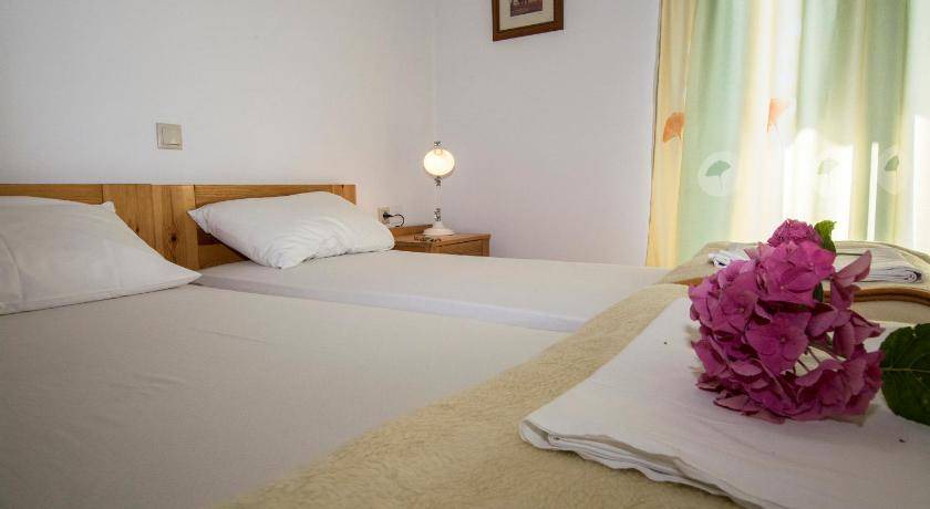 Mathes House | 95 m² House ∙ 2 bedrooms ∙ 6 guests