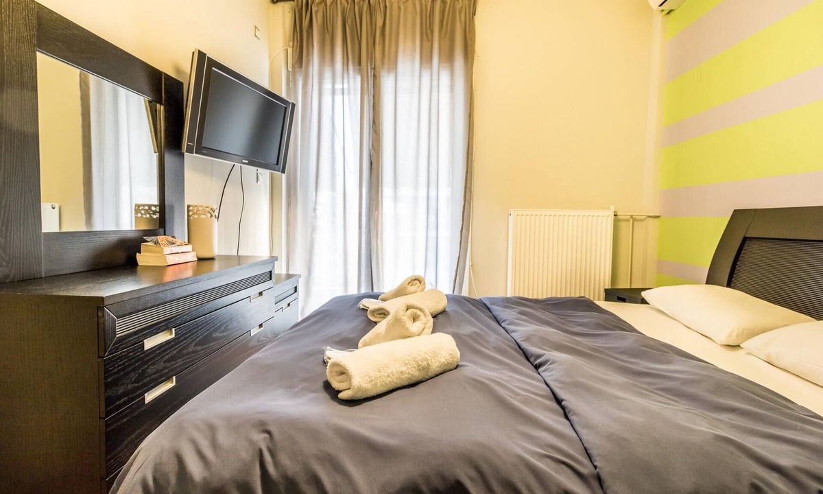 Nea Smirni Apartment | A Luxury Comfortable 2bdrm Apt in Athens