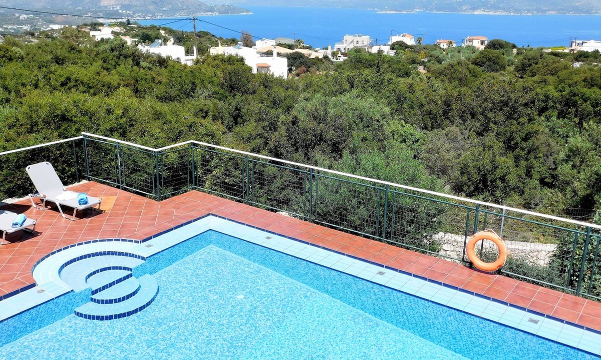 Apokoronas Villa | A very private 3 bedroom villa with large pool, fantastic sea & mountain views.