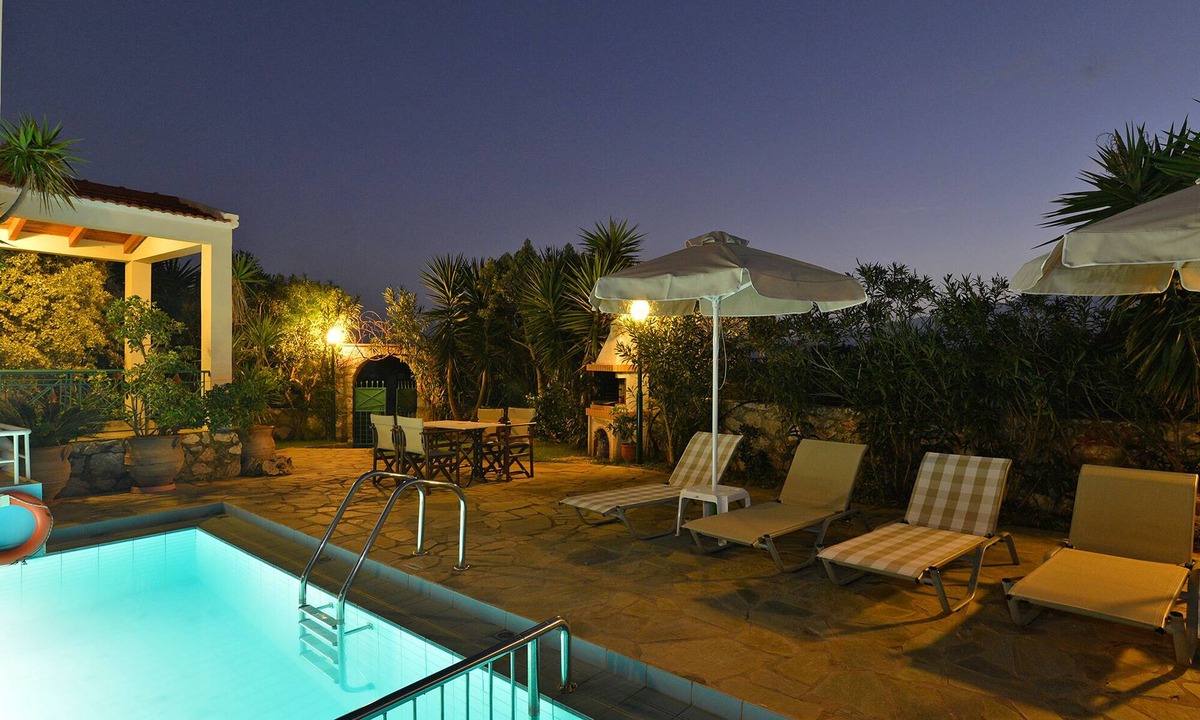 Drapanos Villa | A villa with private pool and breathtaking panoramic view of Souda Bay