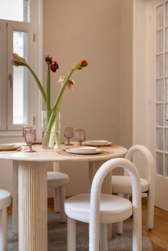 Filopappou Apartment | Acropolis Maisonette 3BR 6ppl 15min Metro&Museum