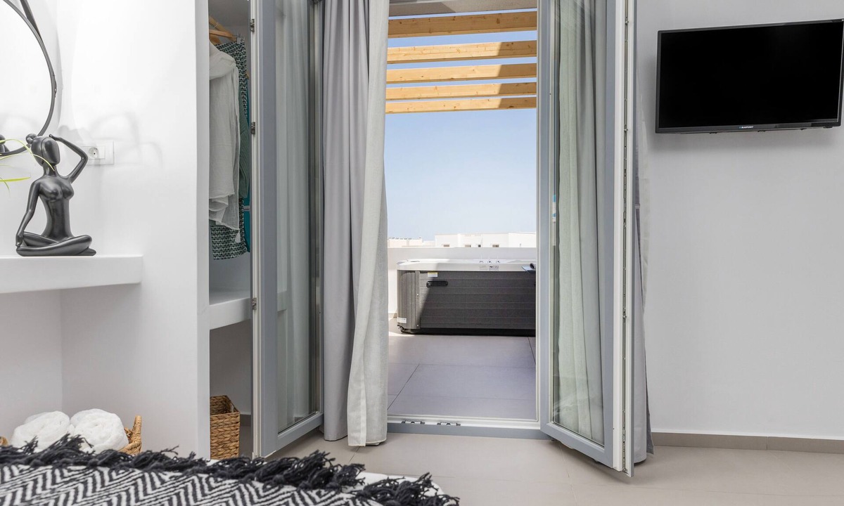 Naxos Town Hotel | Alenor City Hotel