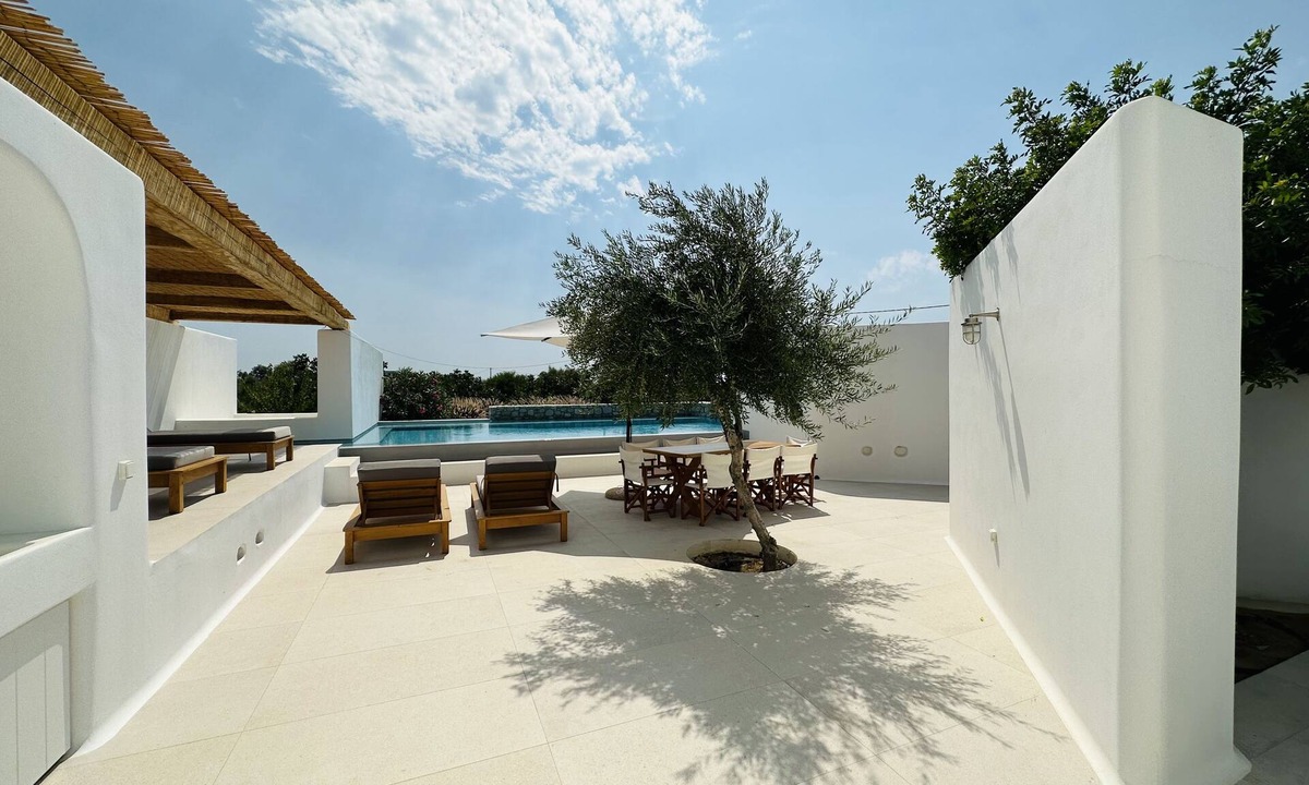Naxos Town Villa | Alio Suites with private swimming pool (2suites)