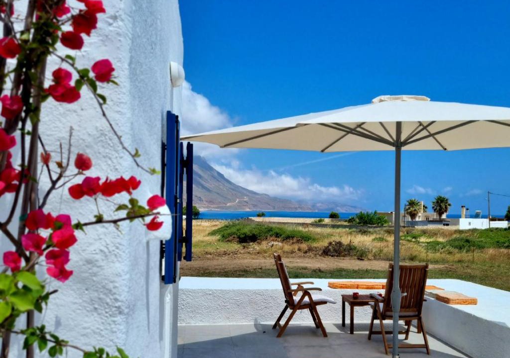 Trachilos House | All Season Lovely Seafront Cottage