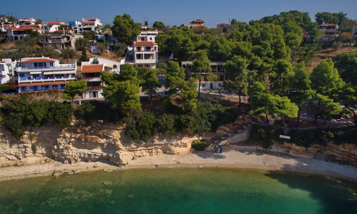 Votsi House | Alonissos: High standard seafront villa