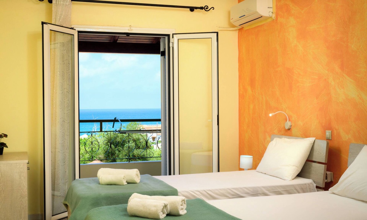Agios Gordios Hotel | Ammos Bay
