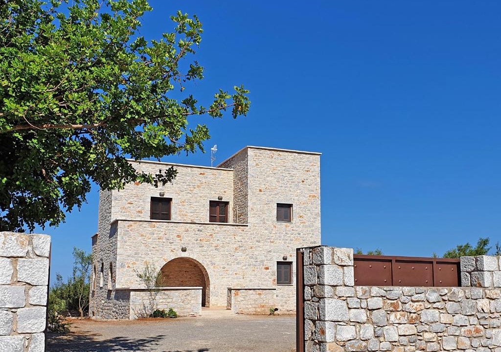 Omales House | Anaroussa Diros Maisonette