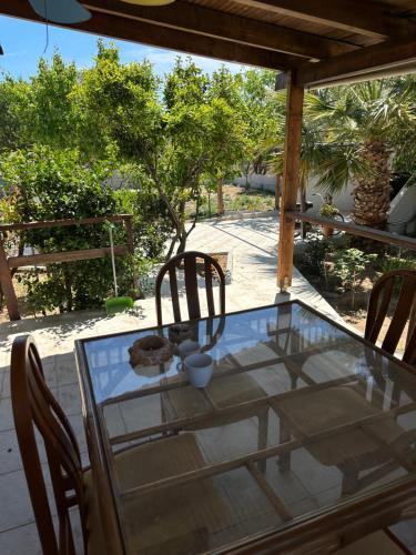 Lavreotiki Villa | Anemones Athens guesthouse