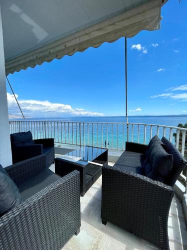 Agii Theodori Apartment | Apartment above the sea