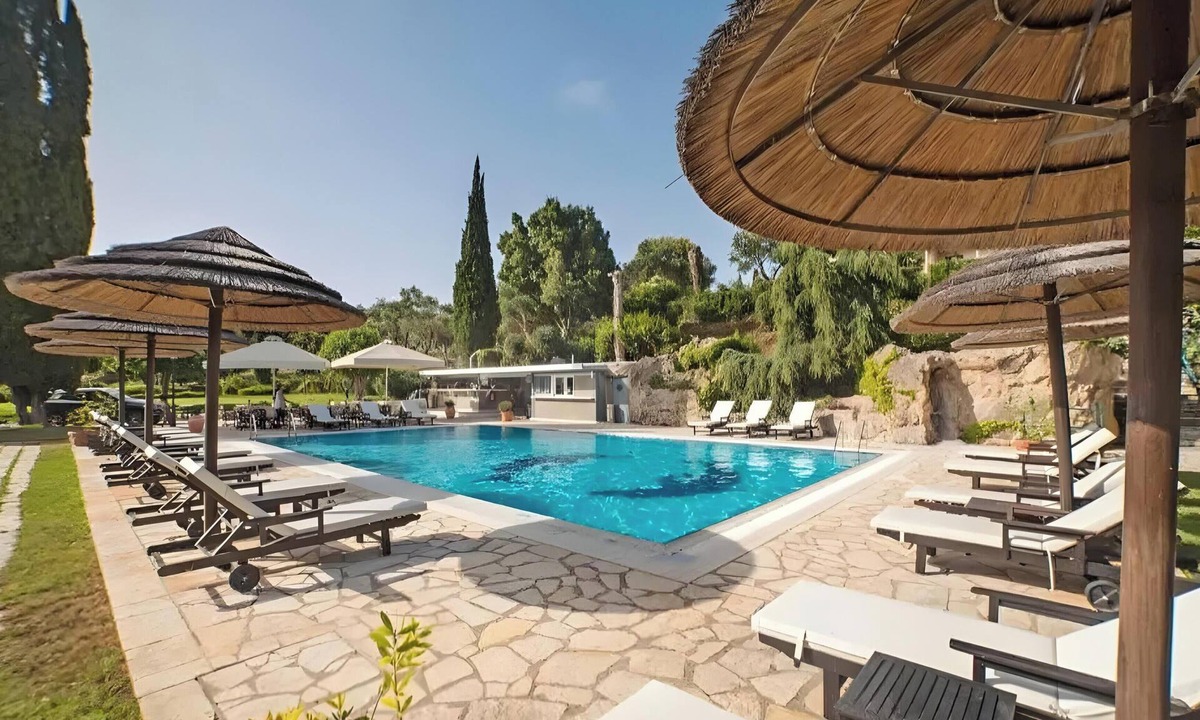 Tzavros Apartment | Apartment 'Corfu Club Standard 3' with Shared Pool, Wi-Fi and Air Conditioning