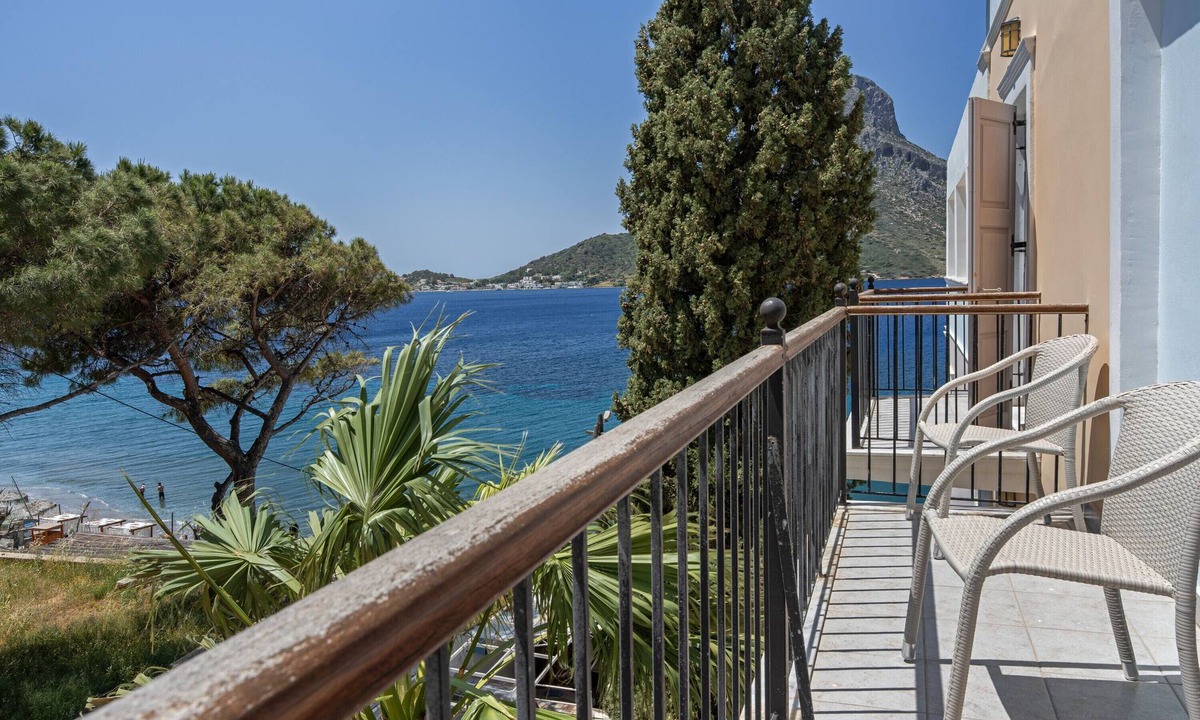 Massouri Apartment | Apartment 'Kalydna Sea Side View' with Shared Garden, Wi-Fi and Air Conditioning