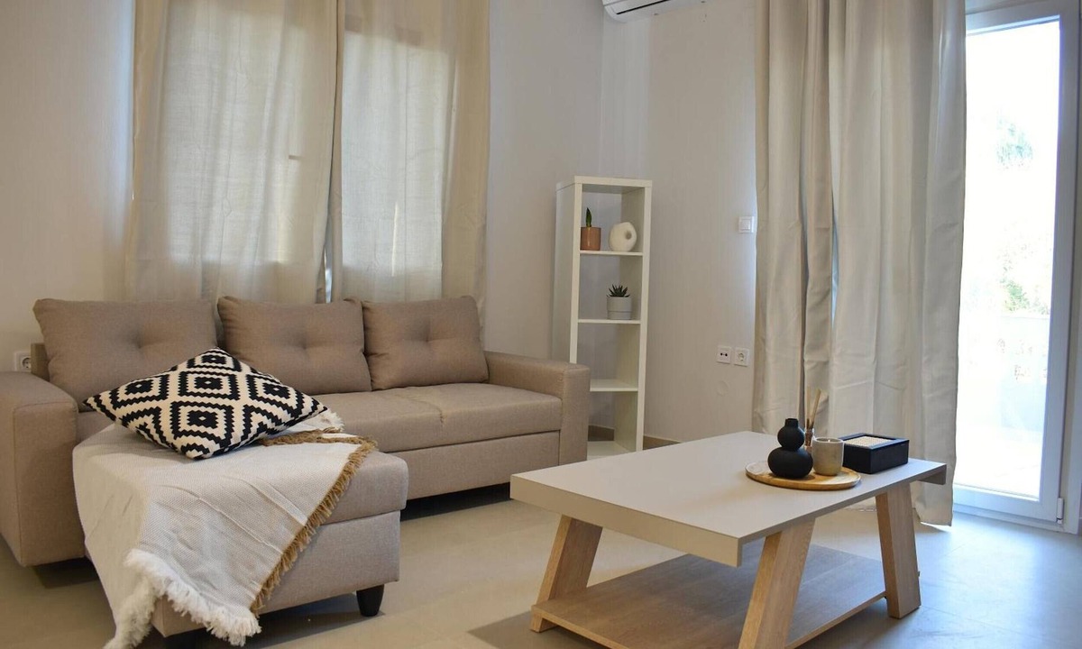 Agkisaras Apartment | Apartment 'La Casa Di Leone - Gio' with Shared Terrace, Wi-Fi and Air Conditioning