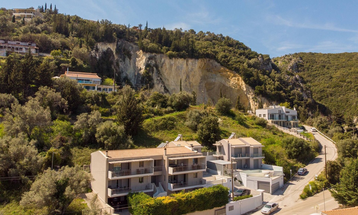Apolpaina Apartment | Apartment 'Lefkadia's Bayview 2' with Sea View, Wi-Fi and Air Conditioning