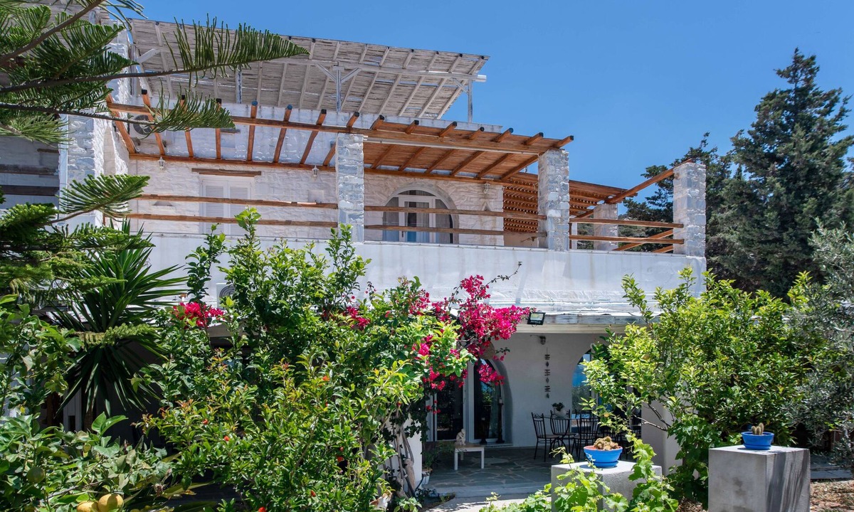 Paros Apartment | Apartment 'Maggano Paros 2' with shared terrace, Wi-Fi and air conditioning