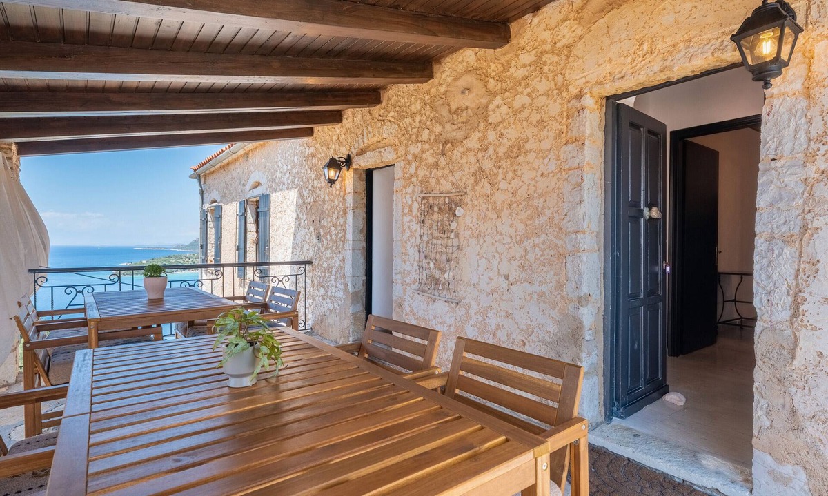 Sivota Apartment | Apartment 'Old Manor House 3' with Sea View, Wi-Fi and Air Conditioning