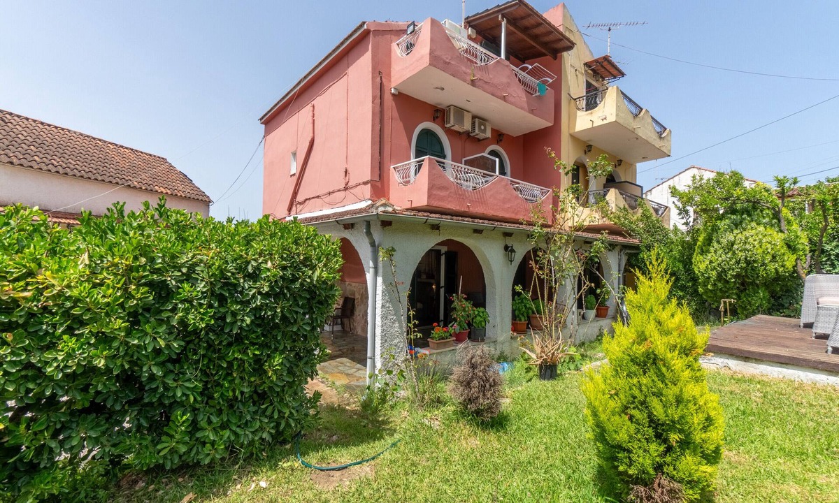 Sidari Apartment | Apartment 'Villa Oasis' with Mountain View, Wi-Fi and Air Conditioning