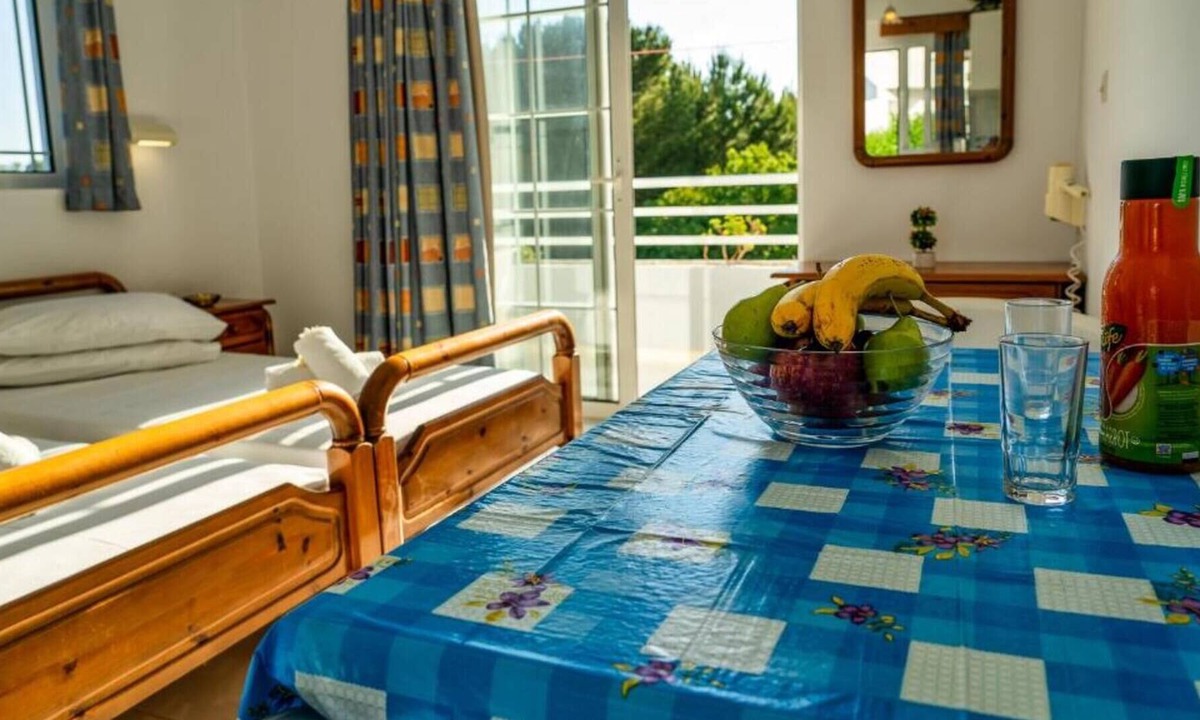 Asgourou House | Apartment with Balcony