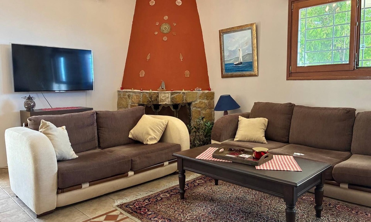 Kitries Apartment | Apartment with exceptional sea views, located in Greece's Peloponnese region.