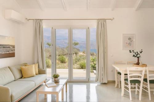 Lixouri Villa | Apollonides Seafront Villa 2 Melete