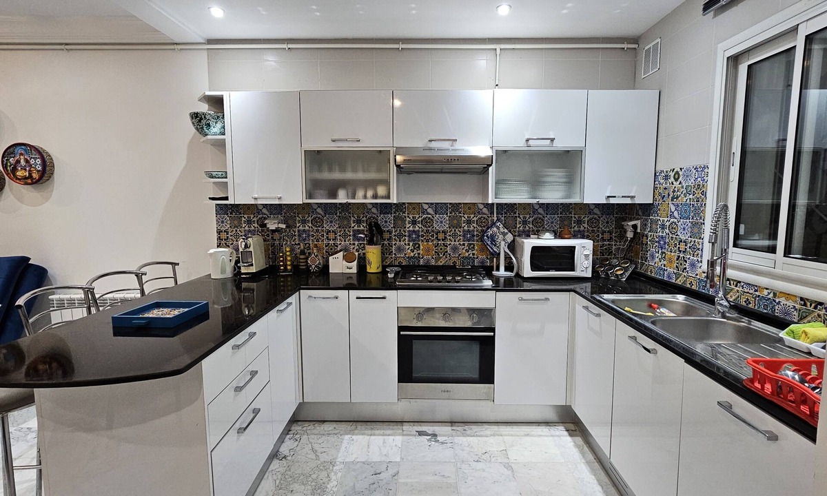 Eastern Hammamet Apartment | Appartement Super Équipé Avec Jardin, Piscine, Proche de la Plage