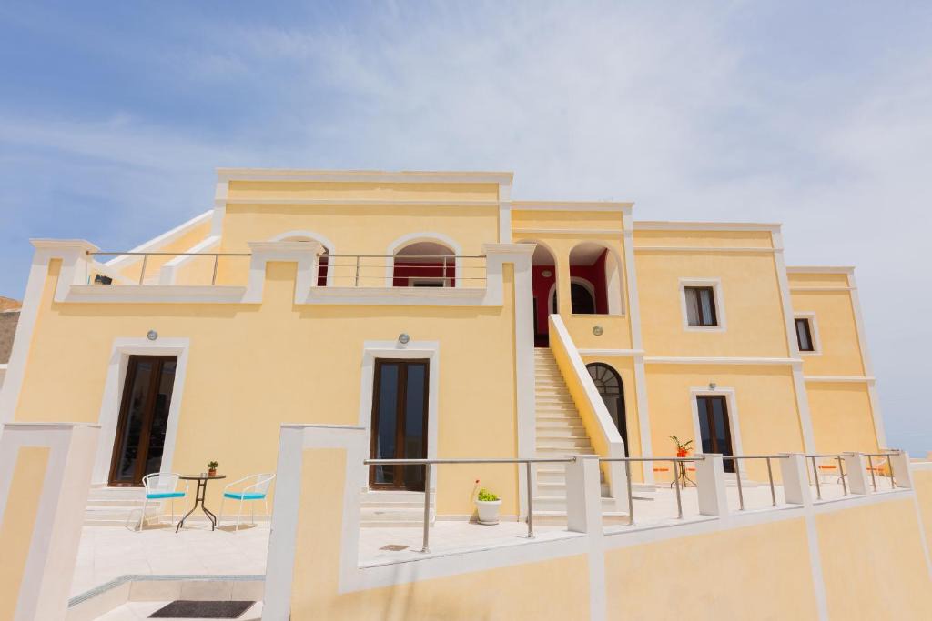 Fira House | Aquarius