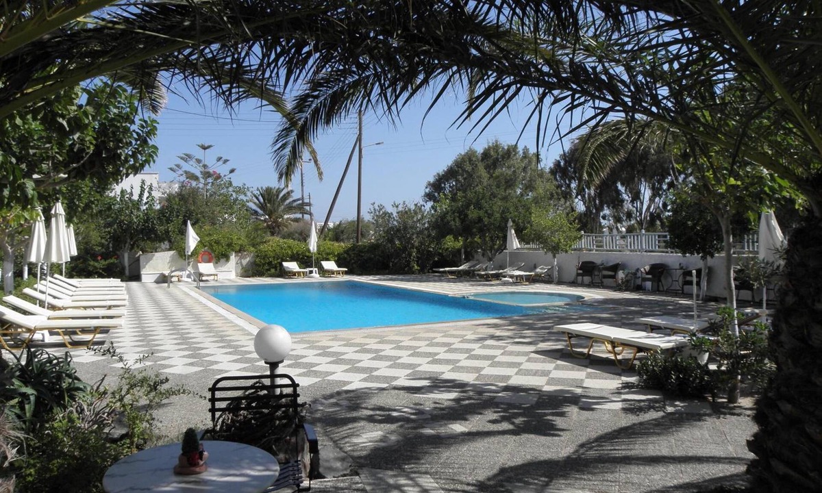 Kamari Hotel | Areti Hotel