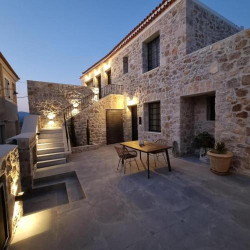 Kranidi Apartment | Argolis Stone Homes