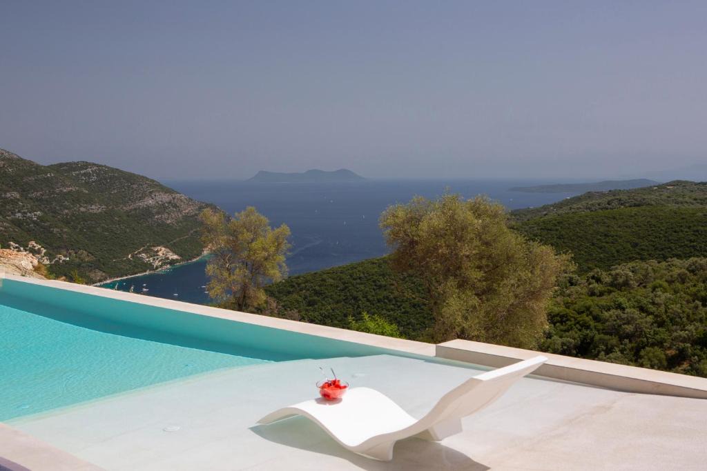 Fternon Villa | Armante Supreme Villas-Villa Ismini