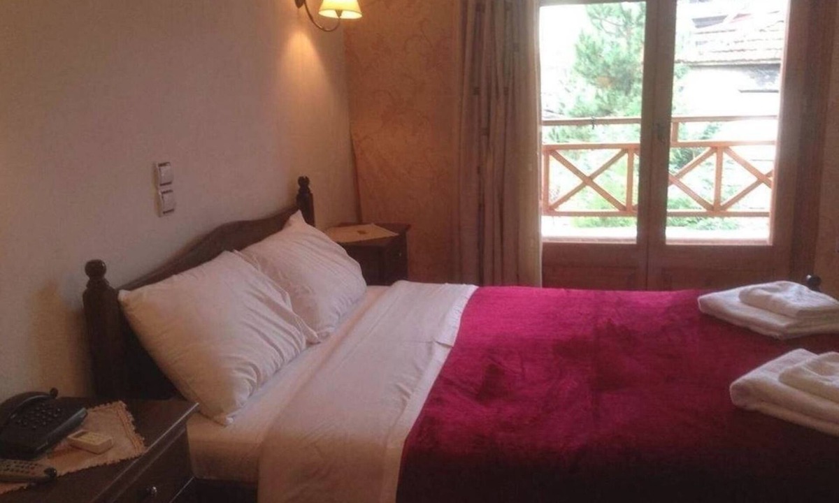 Stournaraiika Hotel | Arxontiko tou krommyda