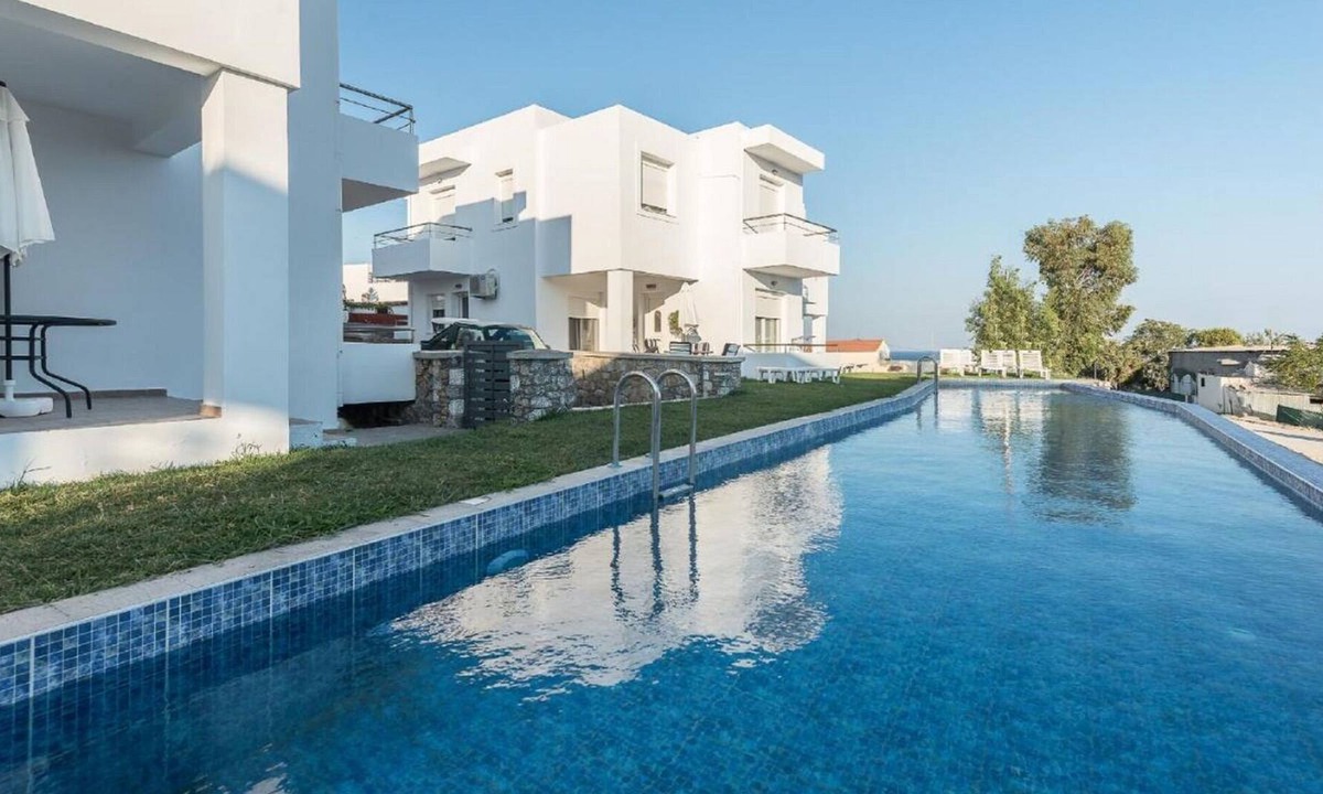 Gennadi House | Attractive Holiday Home in Gennadi with Shared Swimming Pool