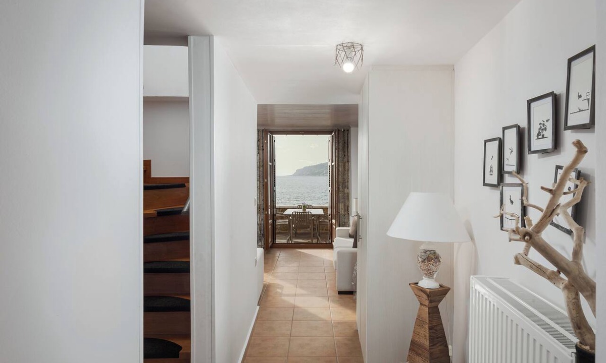 Neo Itilo Villa | Aura Seafront Villa