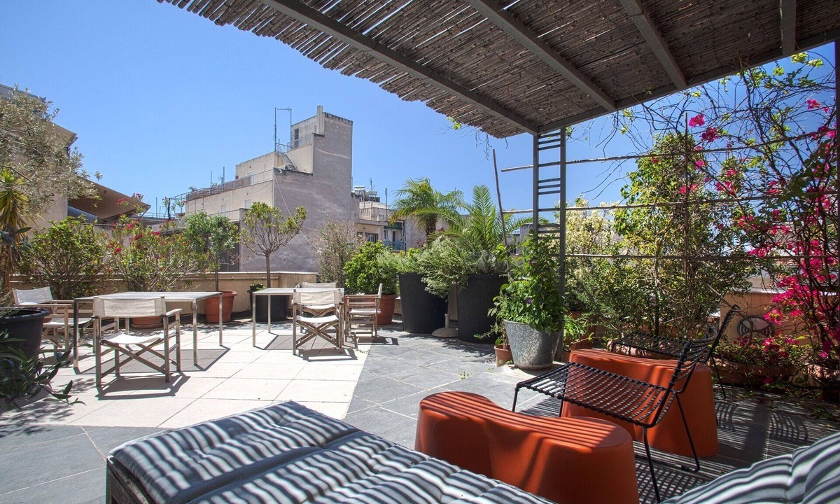 Psirri House | Bauhaus building, 5 apts, 3 levels. Next to Plaka. EP16