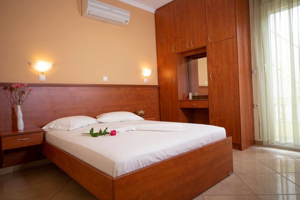 Limnos Apartment | Beach flat with garden, Jacuzzi, BBQ