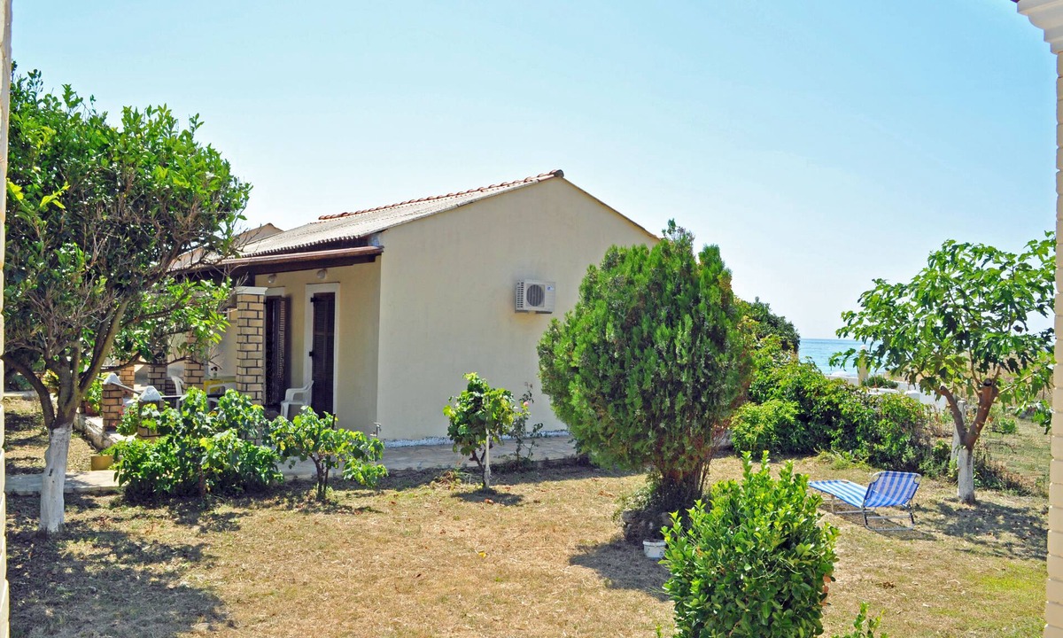 Agios Gordios House | Beach houses Yannis at Agios Gordios beach
