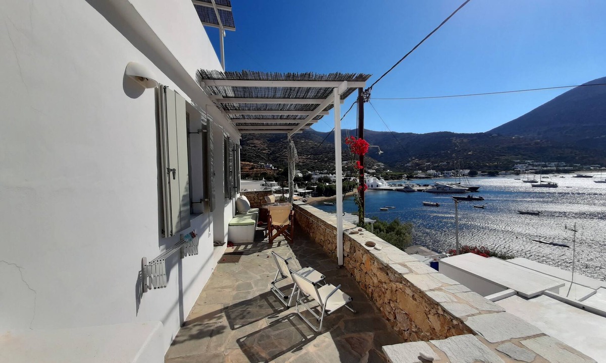 Vathi Apartment | Beach Side Studio