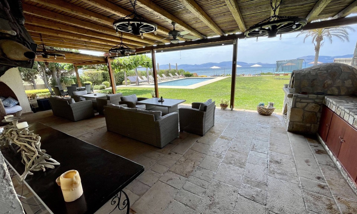 Pigadia Villa | Beachfront Villa Aris