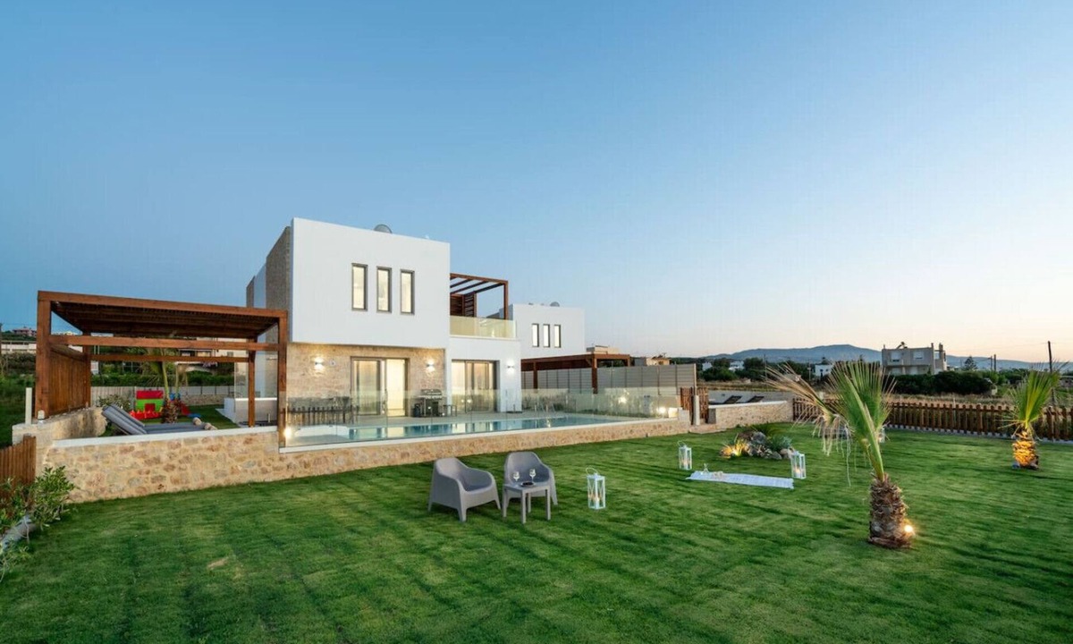 Rethymno Villa | Beachfront Wedding Villa w/2 Private Pools & BBQ
