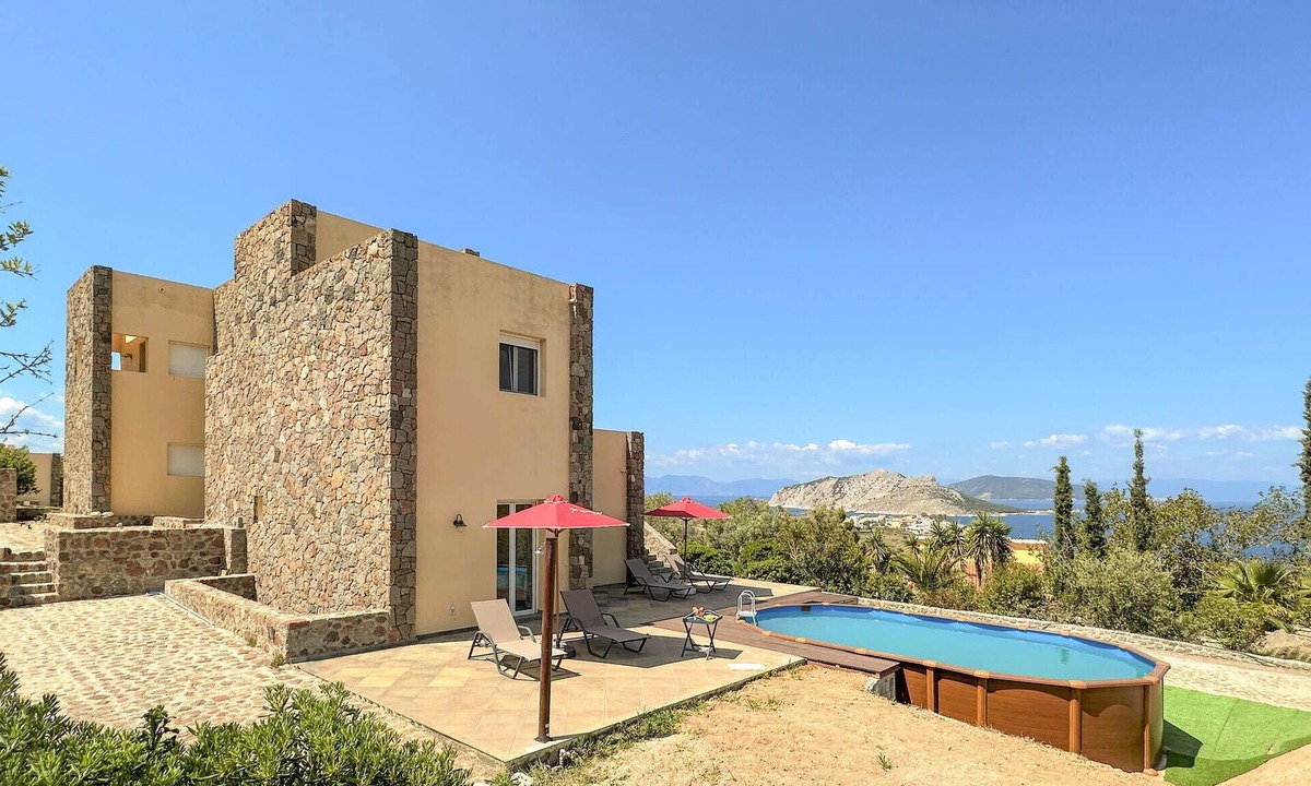 Kontos House | Beautiful home in Perdika with WiFi