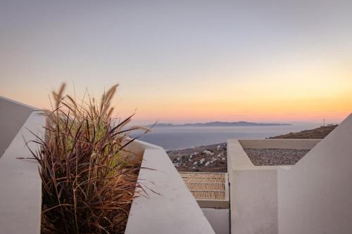 Tinos Apartment | Blu Dot Tinos