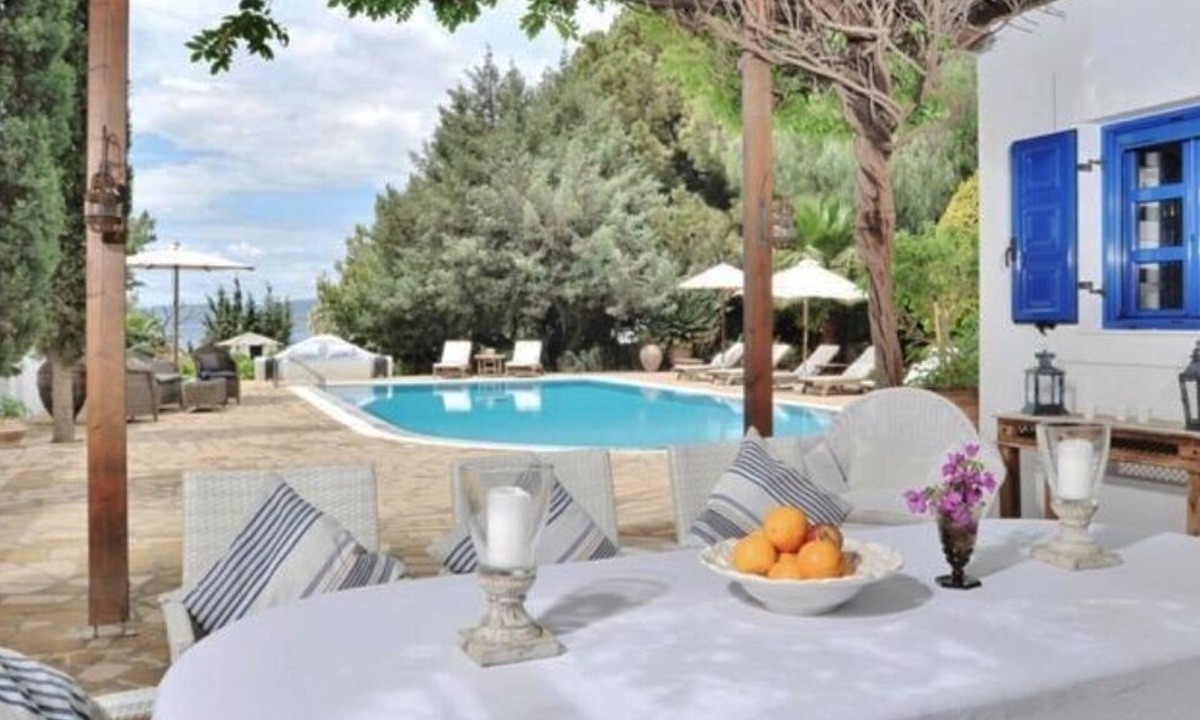 Pefkos House | Blue Sapphire beachfront villa