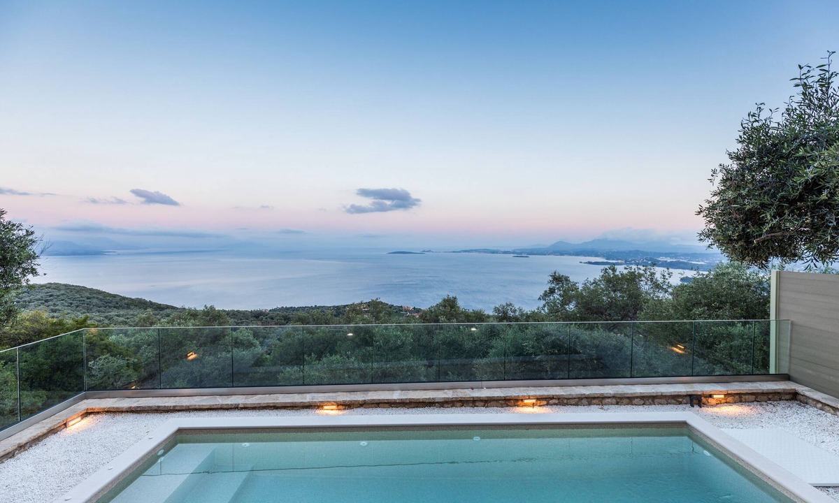 Spartylas Villa | Bolla D oro Luxury villas Villa Lunaria - Breathtaking from a luxury Villa