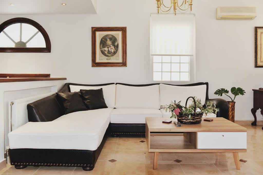 Pythagorion Apartment | Boutique Home in Beating Heart of Pythagorion