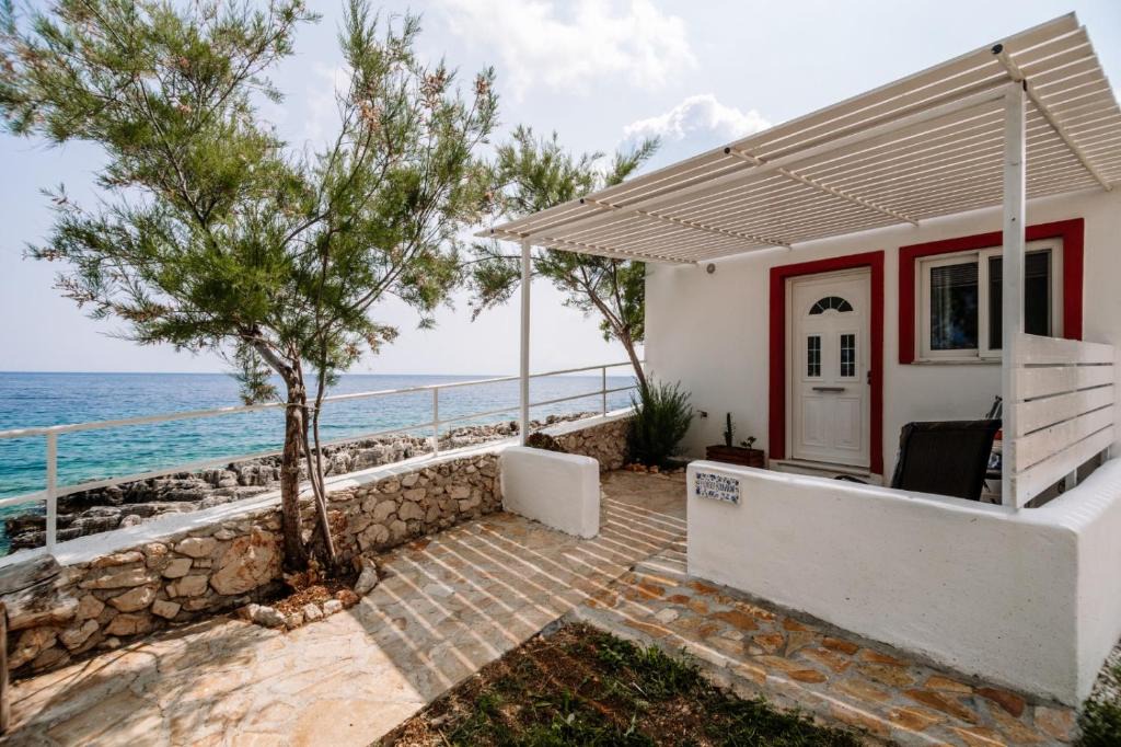 Skinaria House | Bugarini Studio By The Sea