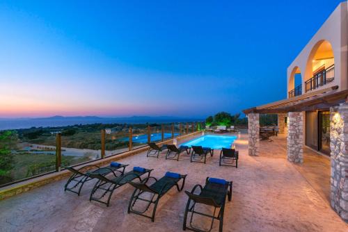 Butterfly Villa | Theologos