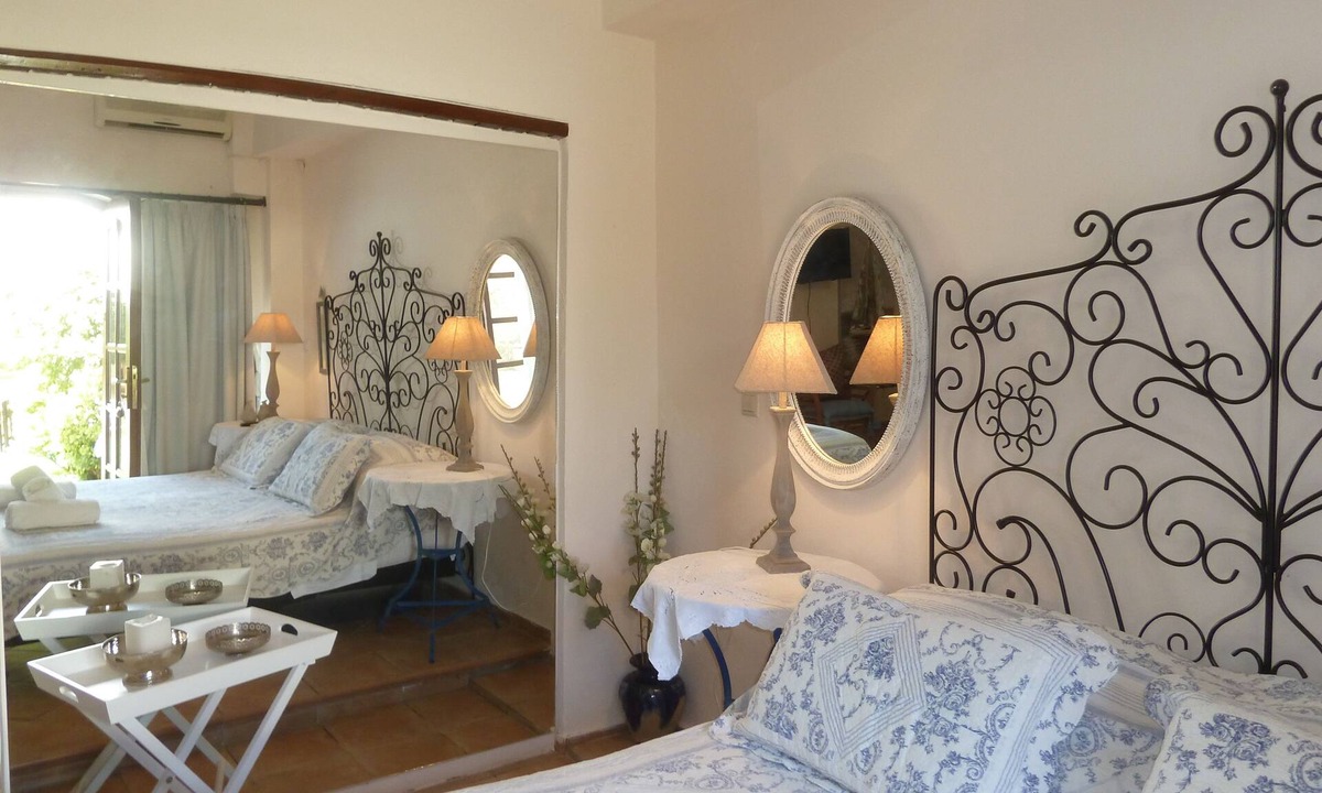 Atsipópoulon Apartment | Calergi Residence 16❤️️Stylish Studio🏡Garden❤️Pool🌼Remoters MONTHLY OFFERS❤️️