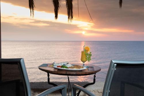 Paralias Other | Caravan in seaside traditional location