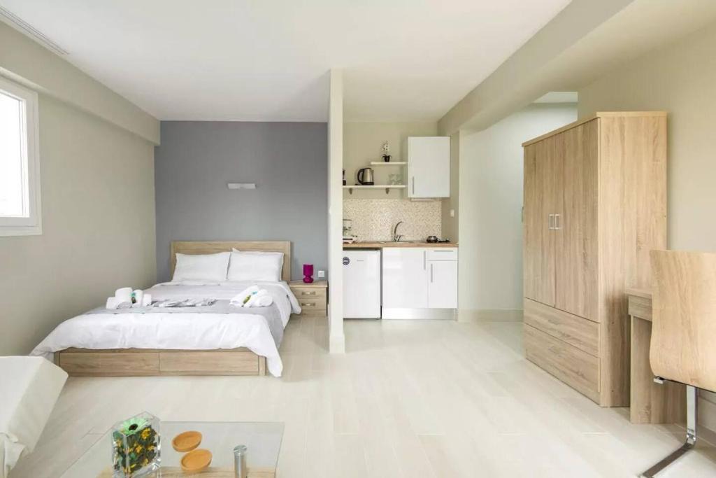 Thessaloniki City Centre Apartment | Caravanserai Studio 4