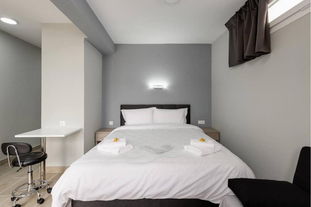 Thessaloniki City Centre Apartment | Caravanserai Studio 9